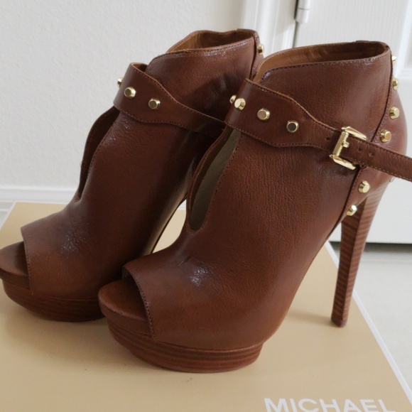 Bootie - Picture 2 of 6